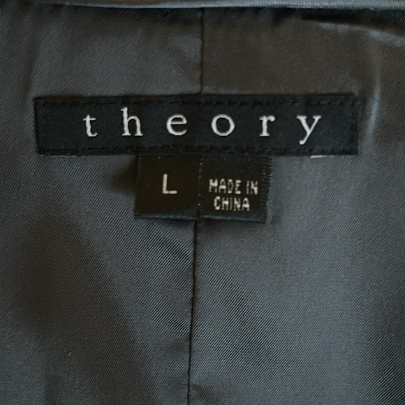 Theory cape with reversible zipper - Picture 4 of 4
